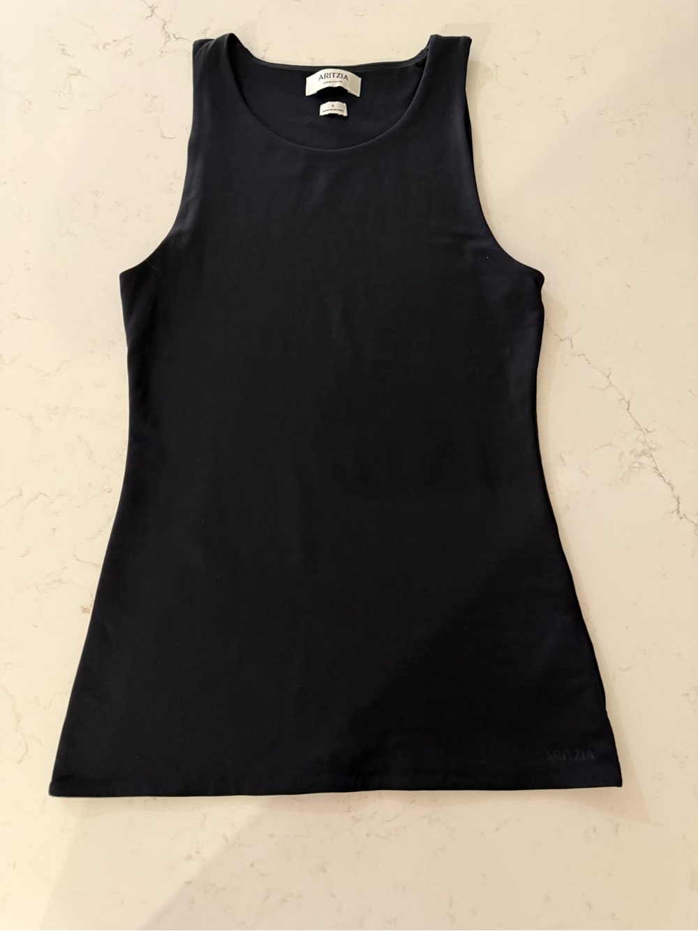 Aritzia contour sleeveless black top